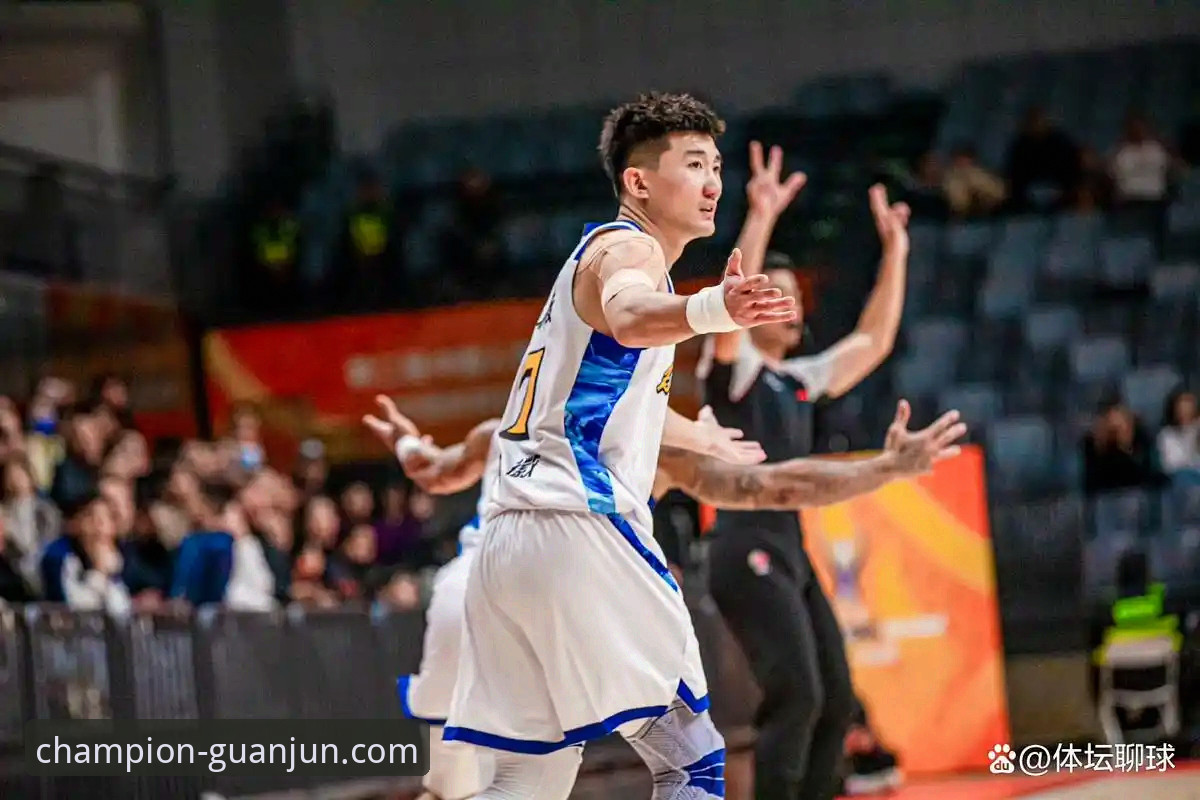 揭秘山西2-0横扫青岛晋级八强：潘江复出引领团队篮球，挑战广厦背后有玄机
